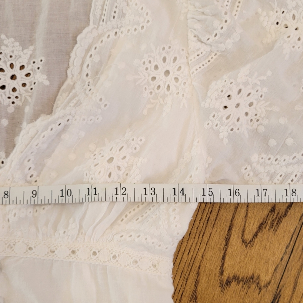 Elegant White Lace Maxi Dress - Picture 7 of 8
